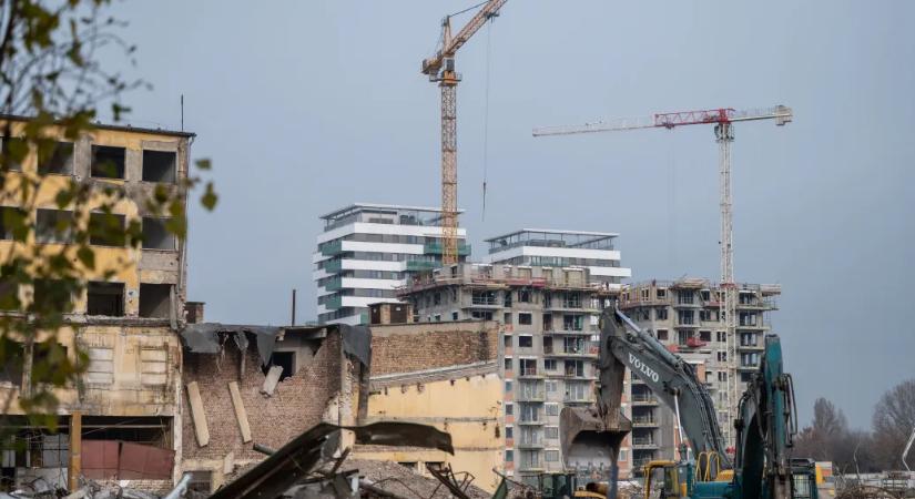 Kevesebben élünk az országban, de egyre nagyobb területet foglalunk el