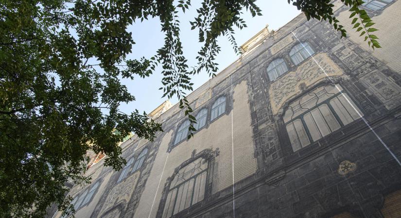 Szaunamester és testnevelő tanár is volt az Iparművészeti Múzeum vezetői között – a dolgozók az asztalra csaptak a szakszerűtlen irányítás miatt
