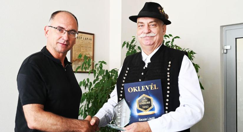 Döntöttek az olvasók: lelkes jászsági hagyományőrző nyerte az Év Embere díjat
