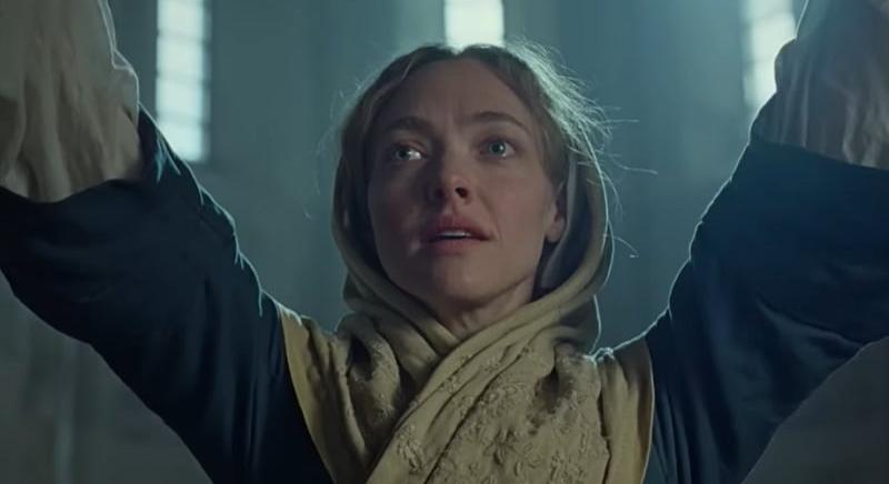 Testőrt kellett fogadnia Amanda Seyfriednek egy kommentje miatt