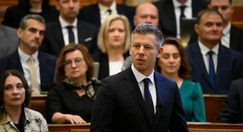 Péter Magyar reads out names of Hungarian martyrs of '56 in response to remark from Balázs Orbán in Parliament