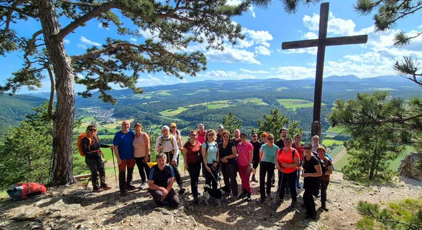 Esőből verőfény és csúcsélmény: megküzdöttek a heggyel! (sok-sok fotóval)