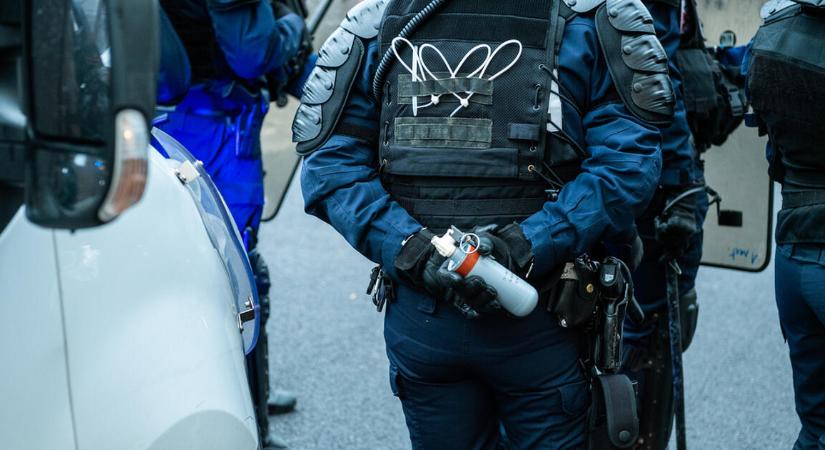 Gumilövedékeket, könnygázgránátokat és sokkolókat tesztelhet Magyarországon a 4iG