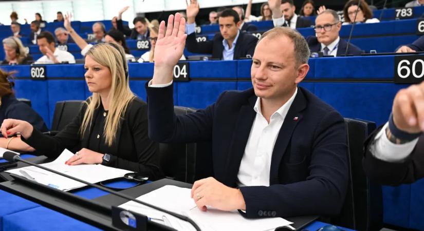 Hamarosan betiltják a mesterséges intelligenciával vetkőztető appokat az EU-ban