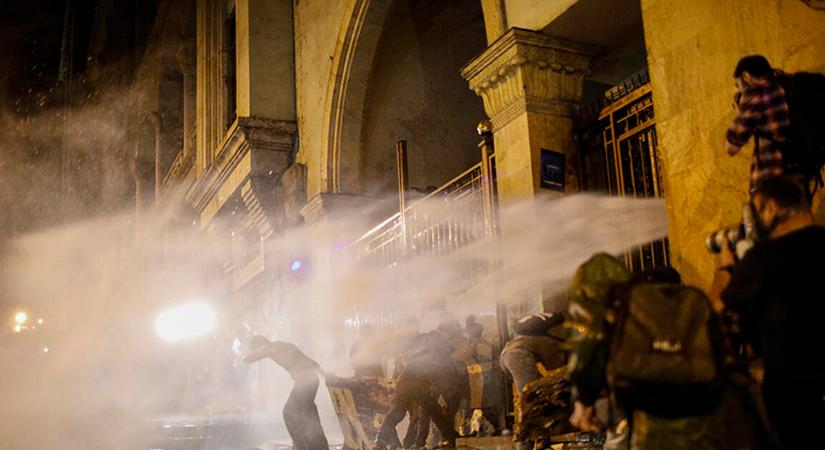Könnygáz- és gumilövedék-tesztközpont épülhet Magyarországon