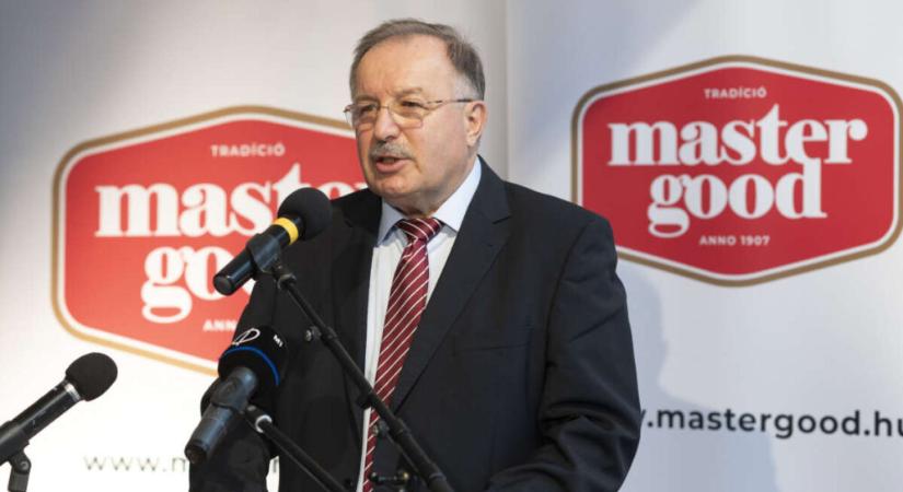 Master Good, avagy az érem hozzá közel eső oldala: ‘pisikártya nincs, konditerem van’