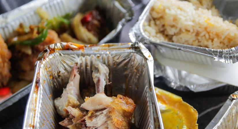 A szemünknek sem hittünk: Kijött a friss kutatás, így készülnek igazából az ultra-feldolgozott ételek