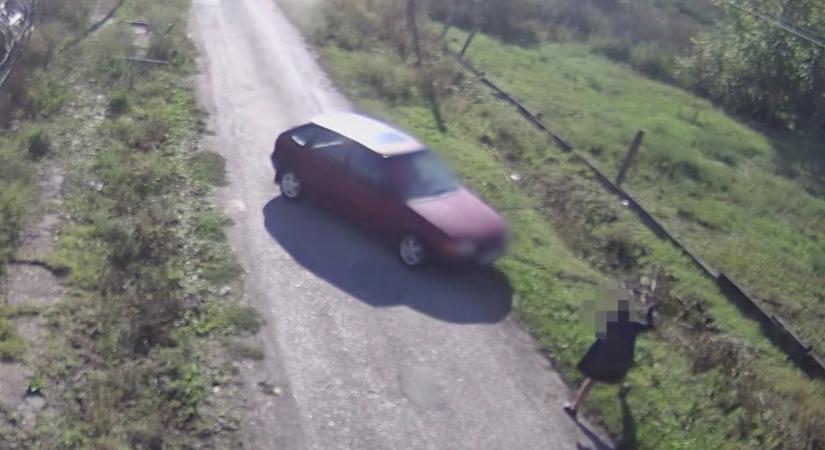 Saját lányát ütötte el egy száguldozó apa – megrázó videó
