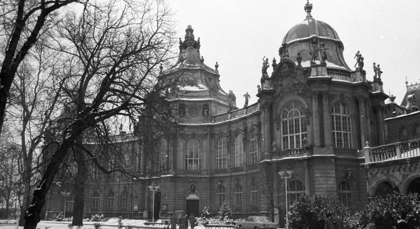 Egy korszak vége: elhagyja történelmi, de már beázással küzdő otthonát az egyik legnépszerűbb magyar múzeum