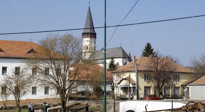 Félmilliárd forintból újul meg a Heves megyei város központja