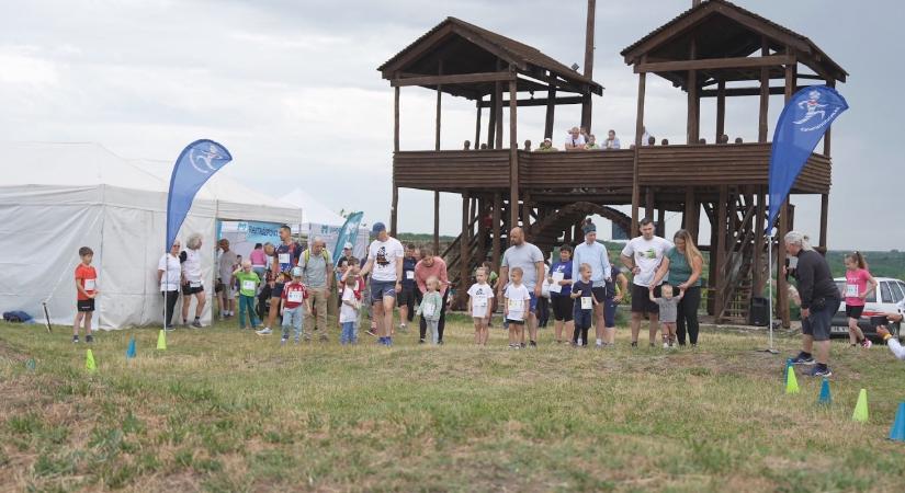 Dunakömlőd lankáin futottak