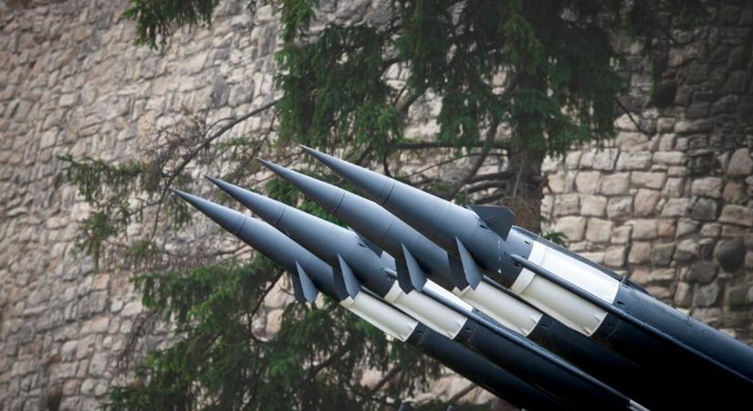 Így próbálja Észak-Korea bebiztosítani atomfegyvereit