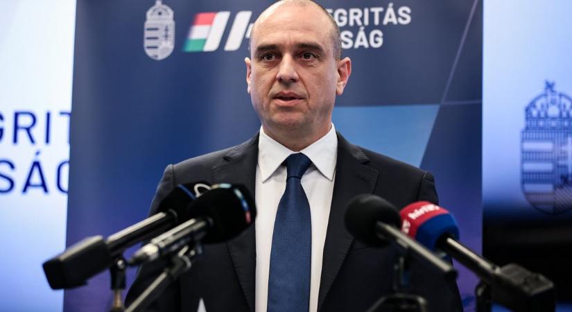 Windisch László kigolyózná székéből az Integritás Hatóság elnökét: kezdeményezte az elmozdítását