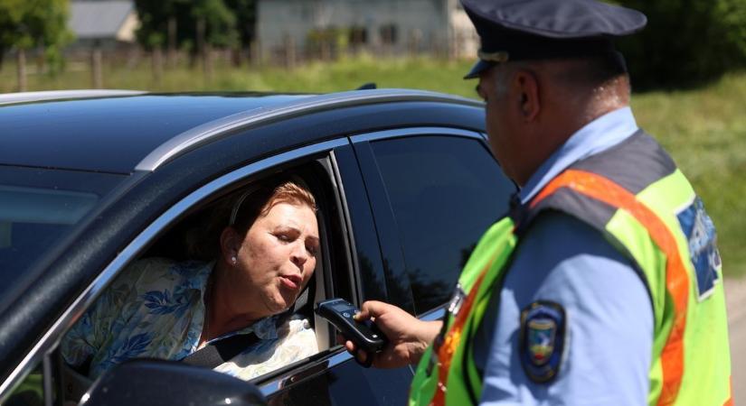 A rendőrök megszállták a somogyi utakat, ha inni szoktál vezetéskor, most menekülj