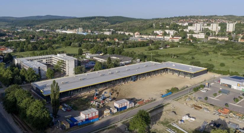 Ilyen boltok lesznek a salgótarjáni STOP SHOP-ban
