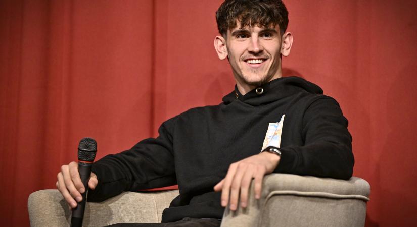 Szűcs Tamás Portugáliában folytatja