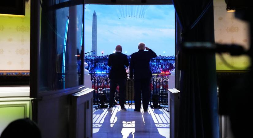 Mesterlövészekkel és drónokkal készült egy 19 éves férfi és csapata Trump UFC-bulijára, az FBI elkapta őket