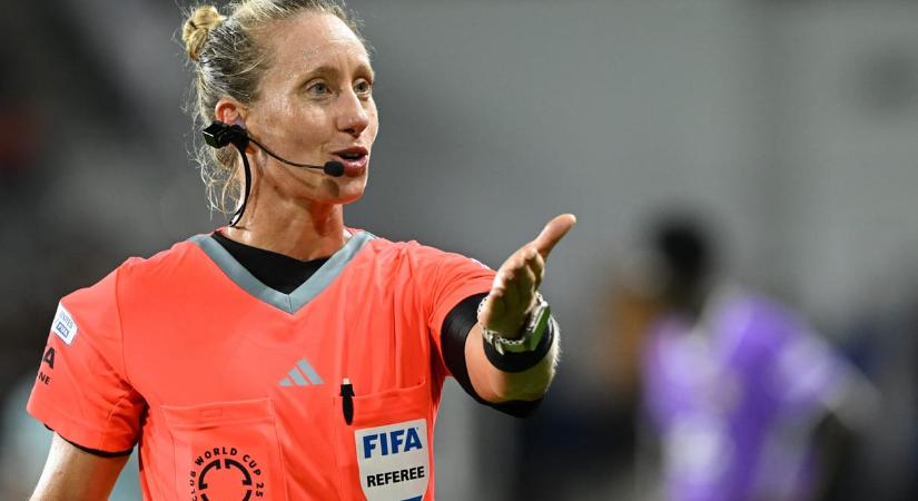 Nő fogja vezetni a cseh és a dél-afrikai válogatott vb-meccsét