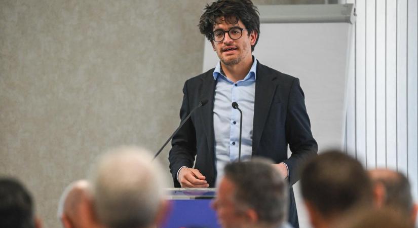 Velkey György: pénzért árulhatták kanadaiaknak a magyar állampolgárságot