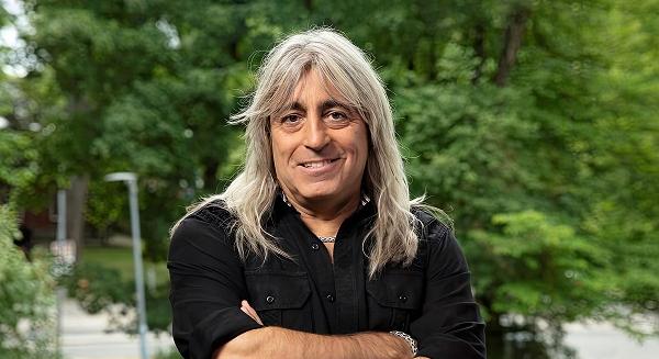 Mikkey Dee: "egy hajszálon múlt az életem"
