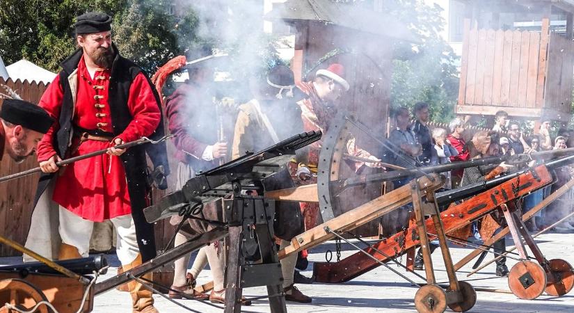 A változékony idő sem állította meg a Palotai Mustrát (galéria  videó)