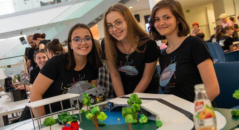 WATCH: 13 innovatív projekt született a debreceni Agóra és az Emerson I NI közös pályaorientációs programjában