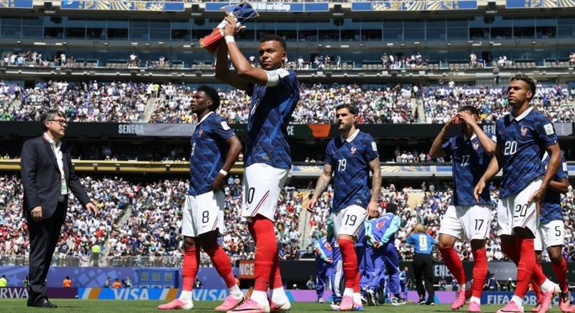 Botrányos első félidő után megérkeztek a franciák – Mbappé egyre közelebb a vb-rekordhoz