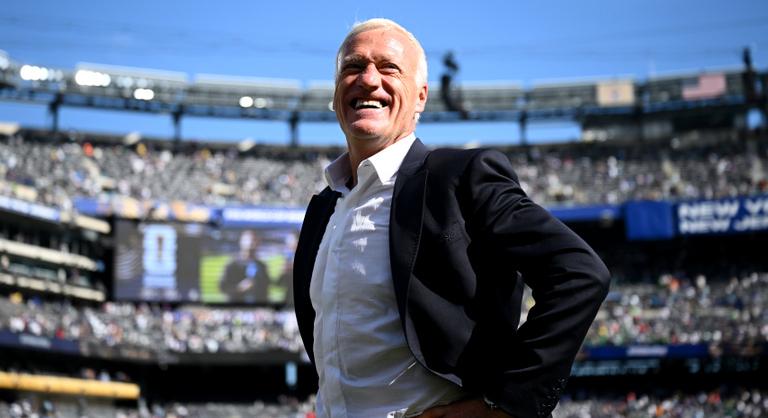 Deschamps szerint tizenegyest érdemeltek volna, és örült annak, amikor a fűről kérdezték