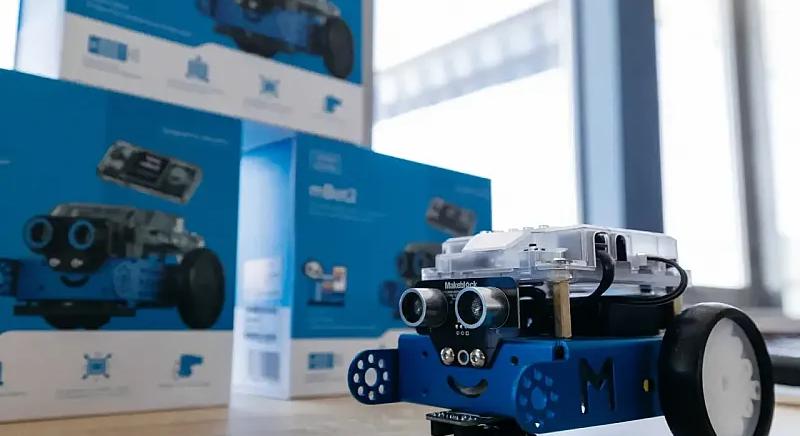 A jövő mérnökeinek épít pályát a Knorr-Bremse Budapest robotikai programja