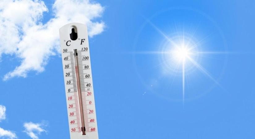 Melegedés élénk széllel: 30 fokos csúcsérték mellett jönnek a felhők a megyébe