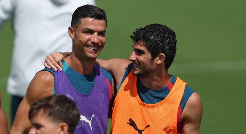 Európai szuperrangadóval zárul az első kör, bemutatkoznak Cristiano Ronaldóék – itt a vb szerdai programja!