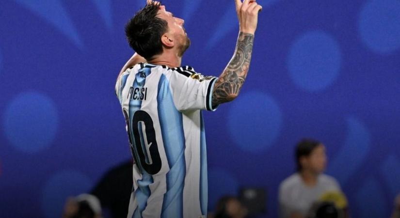 Messi, Messi, Messi! A címvédő csapatkapitányának csodálatos triplájával, győzelemmel rajtolt Argentína