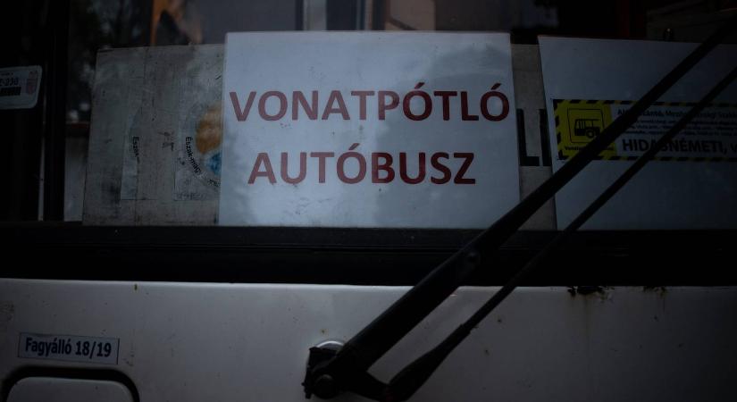 Reagált a Waberer's arra, hogy Vitézy Dávid leállította a vonatpótlóbizniszt