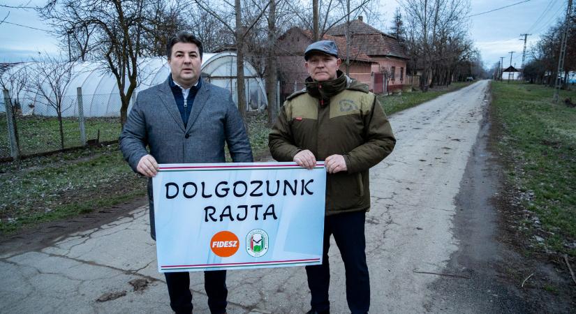 NKA-támogatott békéssámsoni alapítvány bérelt termeket Orosházán Erdős Norbert fideszes képviselő fellépéseinek
