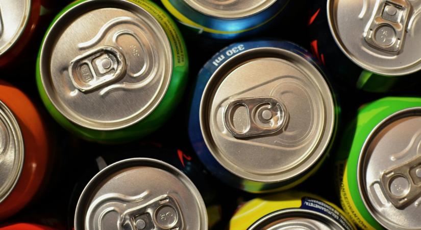 Energiaital után kapott allergiás rohamot vezetés közben Mónika, rendőrök állították félre a kocsiját