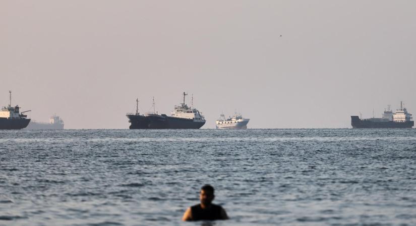 Átjutottak az első iráni olajszállító tankerek az amerikai blokádon a Hormuzi-szorosban