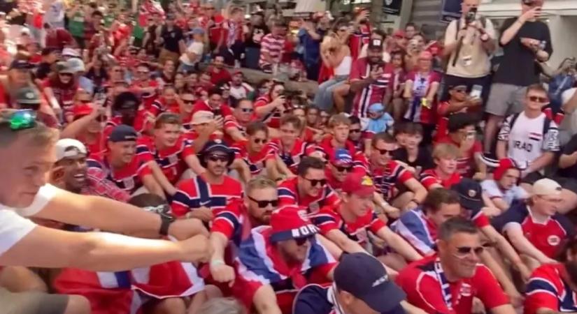 Innováció a szurkolásban: az izlandi viking taps után betört a vb-re a norvégok viking evezése