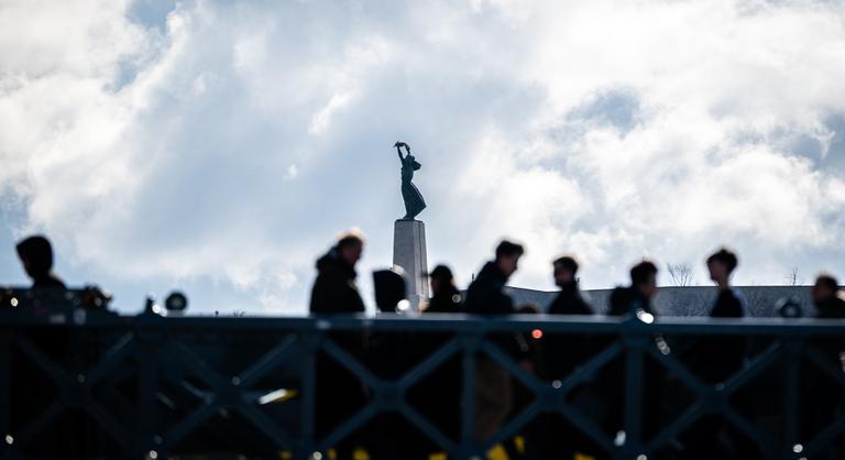 Egyetlen reménye van a magyar gazdaságnak, mégis három éve nem látott mértékben bővült