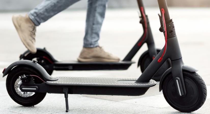 Lakossági panaszok nyomán Csongrád is szigorúbb szabályokat vezethet be a rollerekre