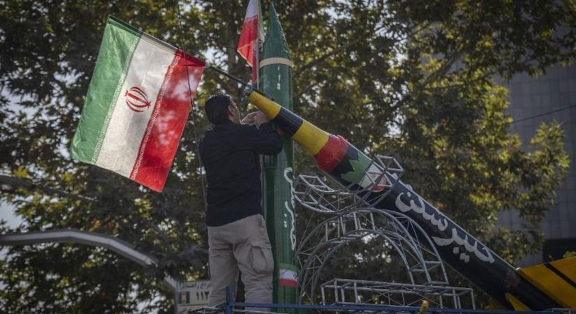 Kiszivárgott a titkos alku: 300 milliárd dollárért cserébe mondhat le Irán az atomfegyverről