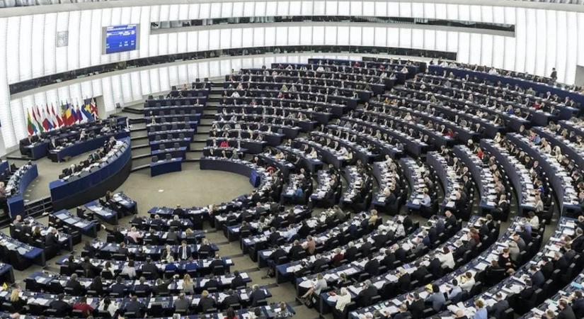 Jóváhagyta a hamis szexuális képeket generáló mesterséges intelligencia betiltásáról szóló szabályozást az EP