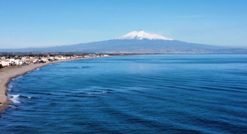 Egyre aktívabb az Etna, a vulkáni hamu már a repülést is veszélyezteti