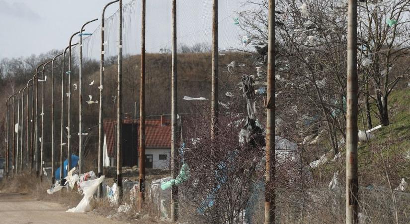 Magasról bukott nagyot a hajdú-bihari vaspápa! A Terminátort is leadta volna a létai MÉH-be, ha rajta múlt volna