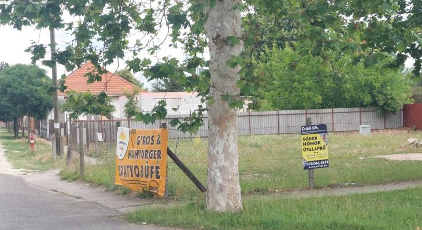 Eltűnhetnek az utcákról a reklámok? Bordányban már készülnek a szigorításra