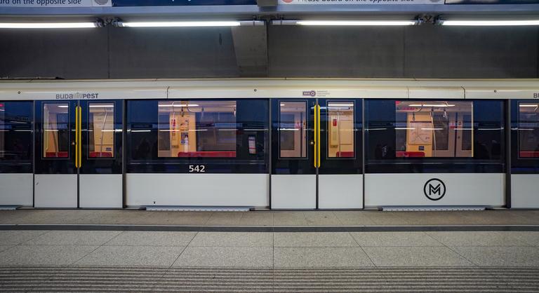 Arnold Schwarzeneggerék miatt két napra leáll az M2-es metró fél vonala