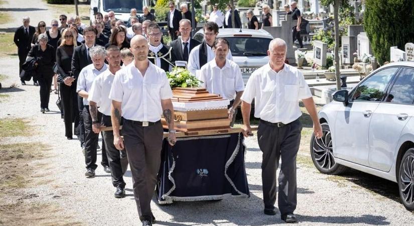 Végső búcsút vettek Mihalecz Istvántól - képgaléria