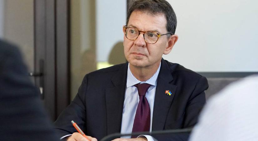 Svájci nagykövet Ungváron: több tízezer menekültet fogadott be a város a háború kezdete óta