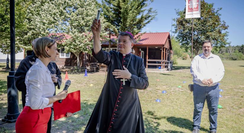 Püspöki áldással „indult el” a nyár Katolikus Karitász táboraiban