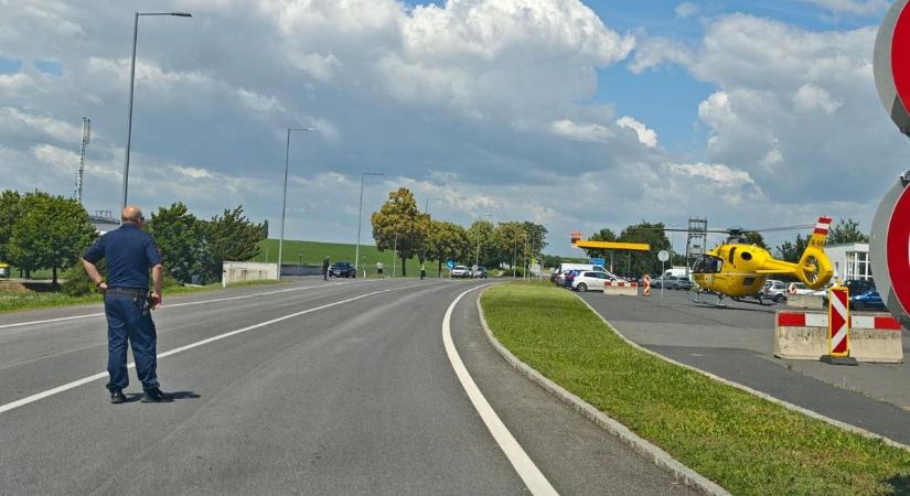 Most érkezett: Osztrák mentőhelikopter szállt le Bucsunál, leállították a forgalmat - videó, fotók