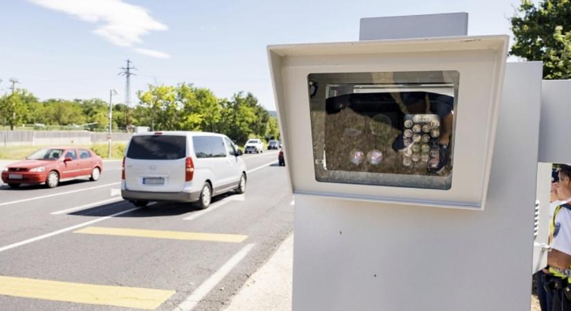 Csak óvatosan a tempóval, élesednek az új fix traffipaxok Debrecenben
